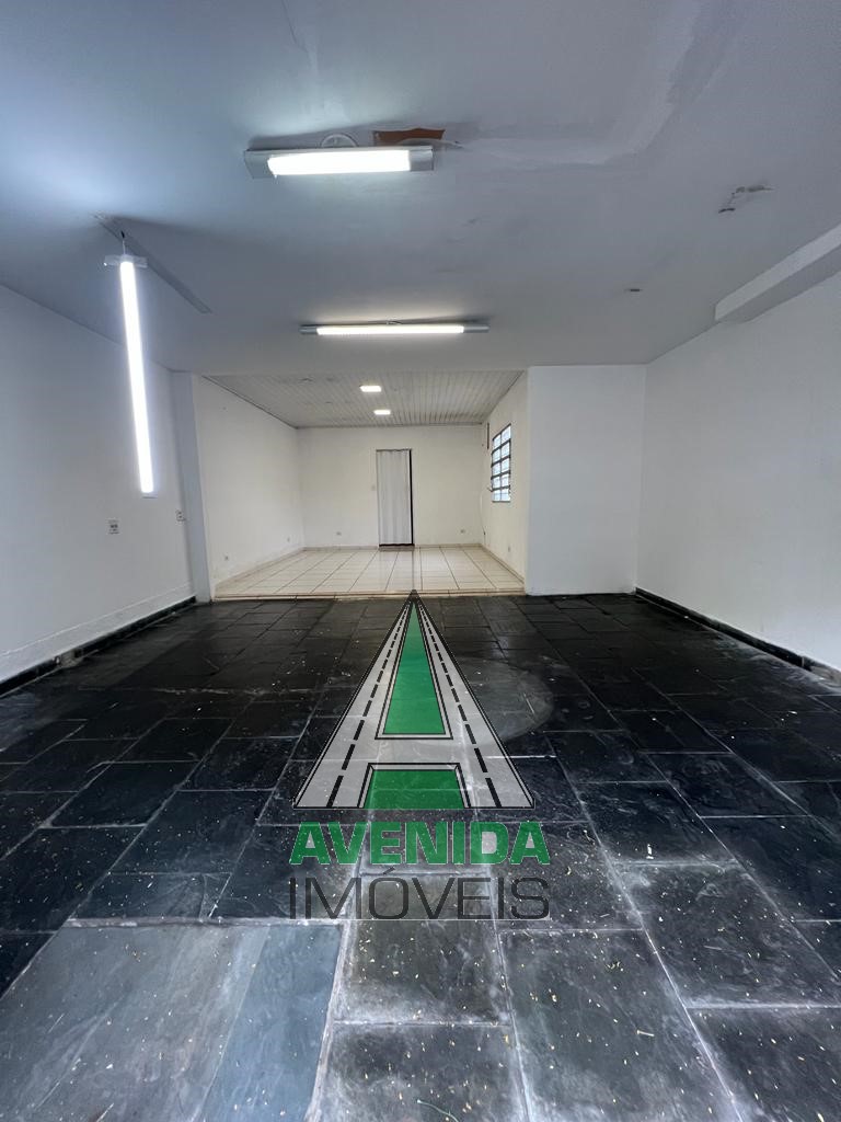 Salão comercial com aproximadamente 65 m² no Bairro Rudge Ramos