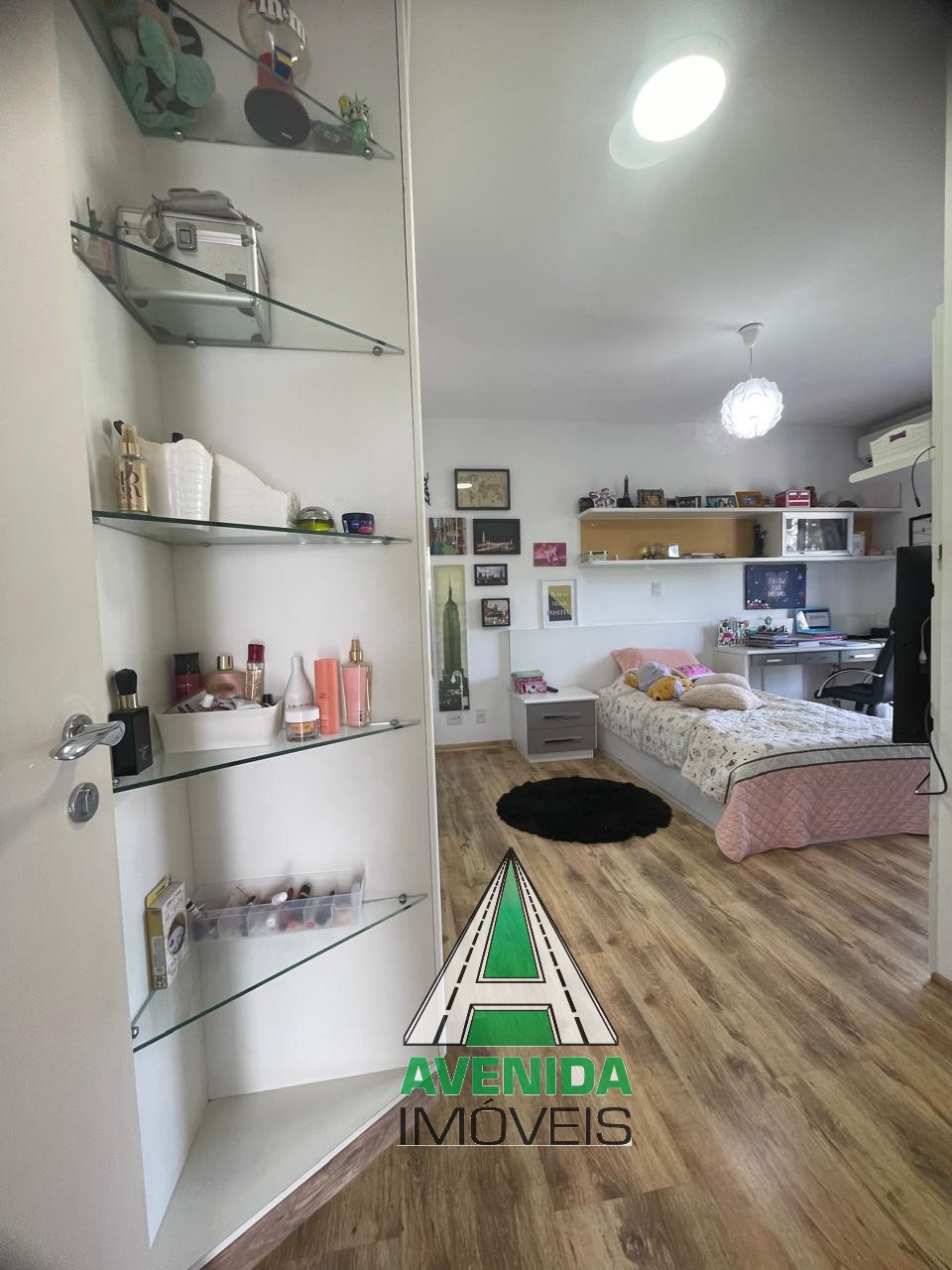 Lindo sobrado, 542 m² com 5 dormitórios, sendo 3 suítes, Swiss Park, São Bernardo do Campo