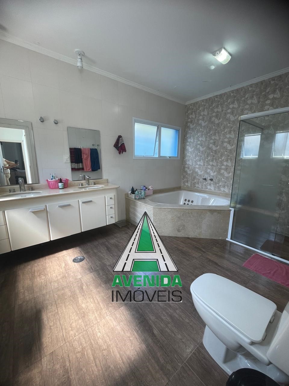 Lindo sobrado, 542 m² com 5 dormitórios, sendo 3 suítes, Swiss Park, São Bernardo do Campo