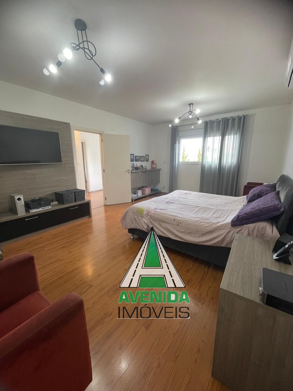 Lindo sobrado, 542 m² com 5 dormitórios, sendo 3 suítes, Swiss Park, São Bernardo do Campo