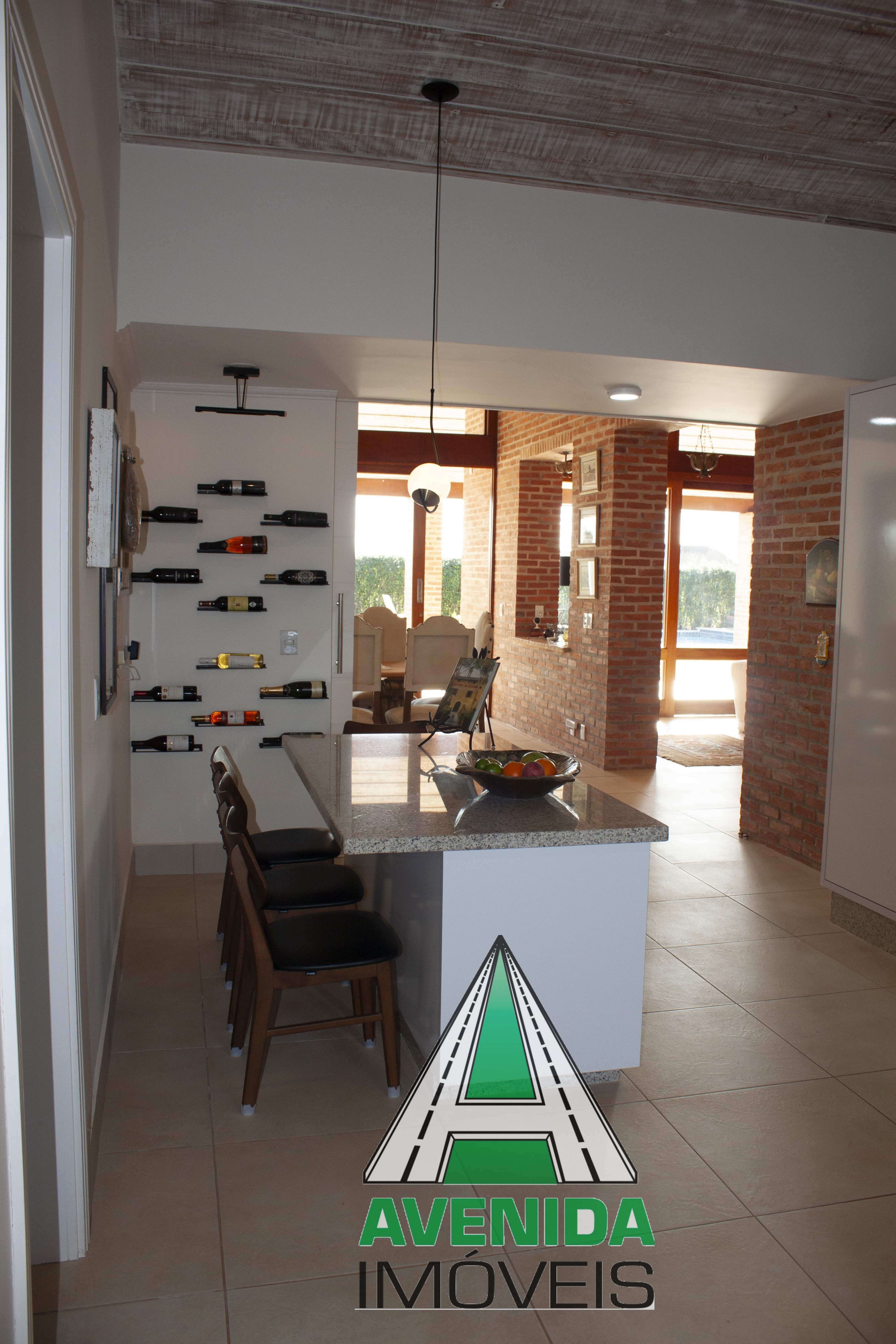Linda casa térrea, 549 m² c/ 4 suítes na cidade de Cesário Lange- SP