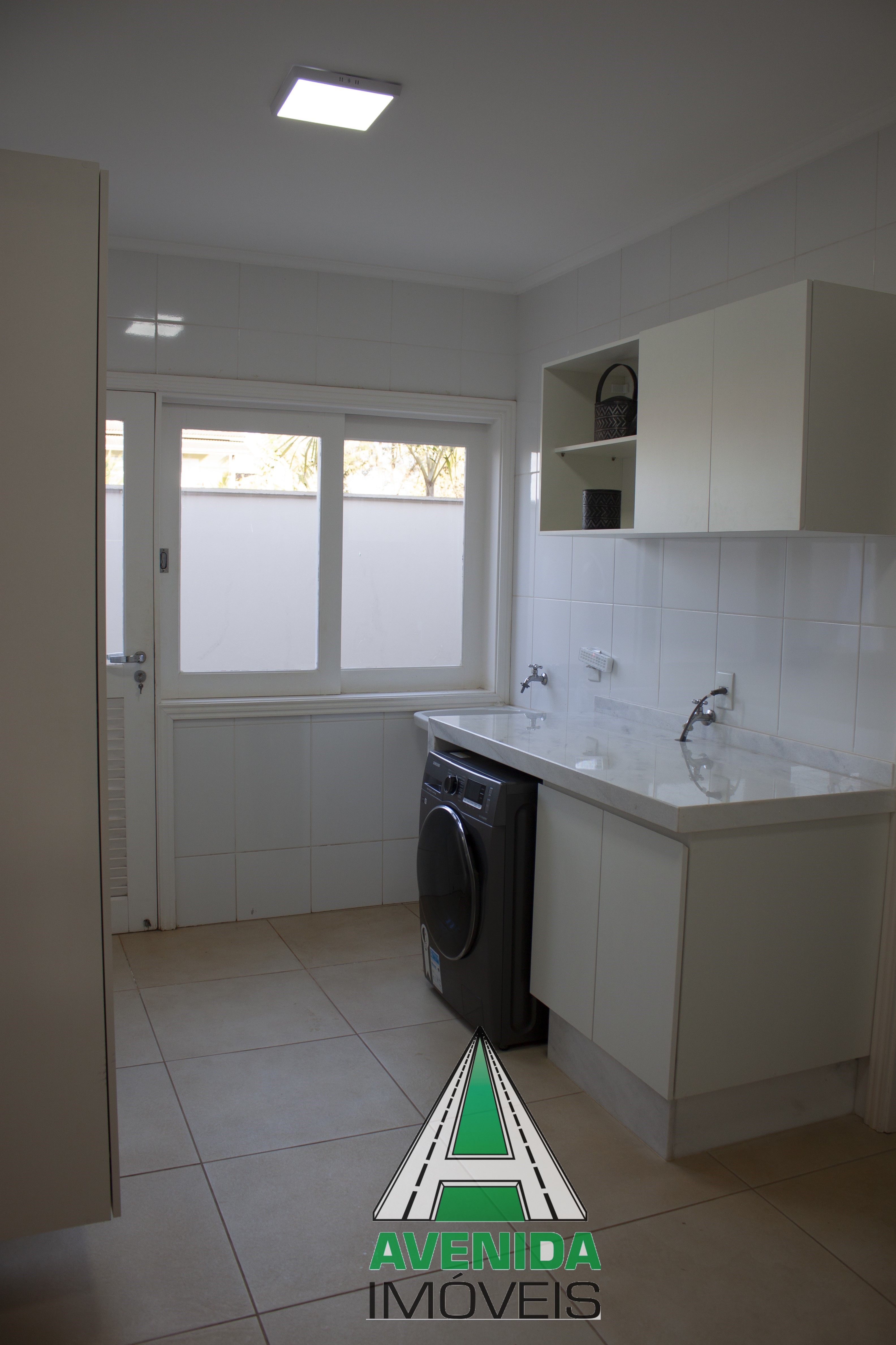 Linda casa térrea, 549 m² c/ 4 suítes na cidade de Cesário Lange- SP