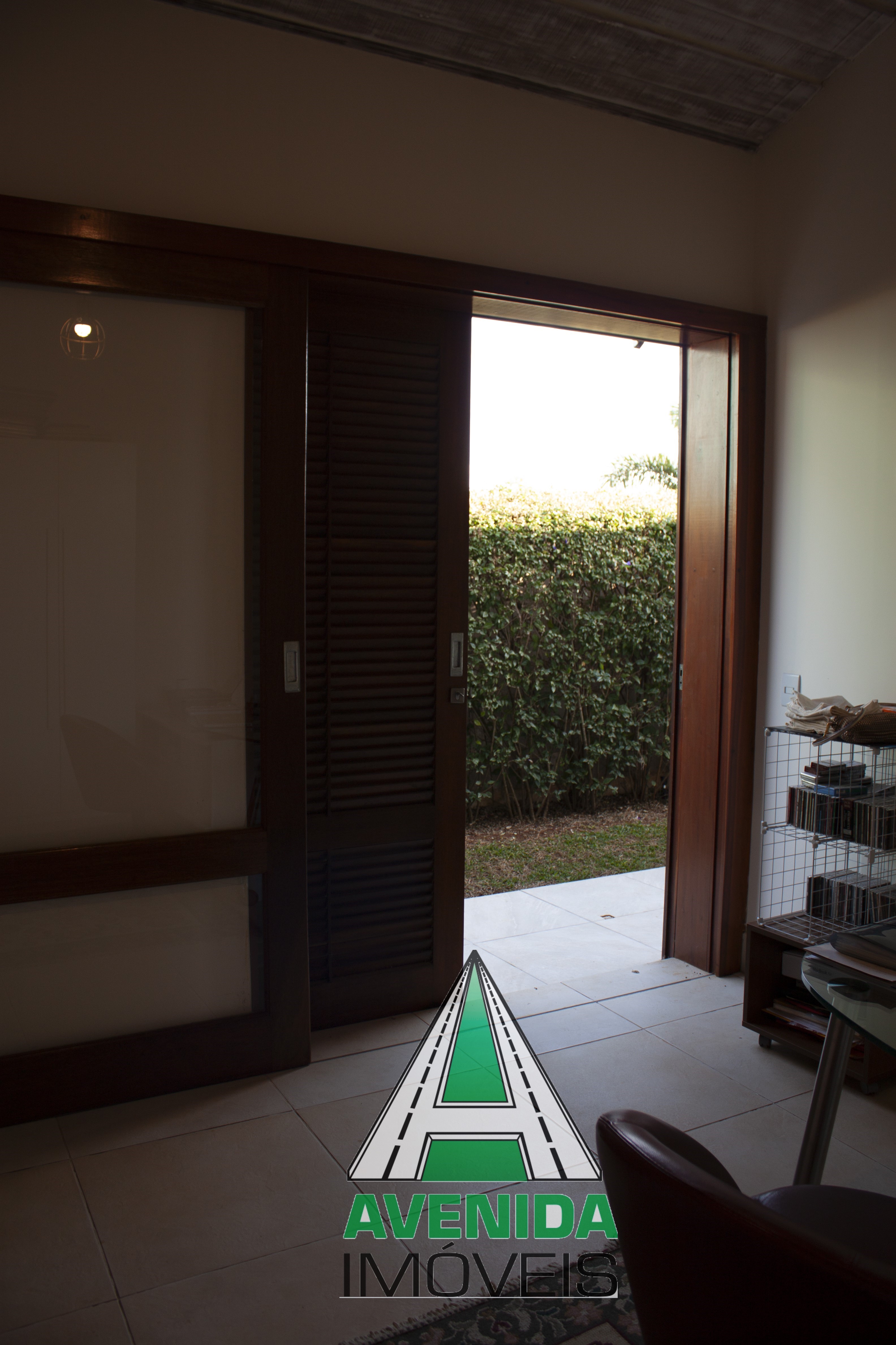 Linda casa térrea, 549 m² c/ 4 suítes na cidade de Cesário Lange- SP