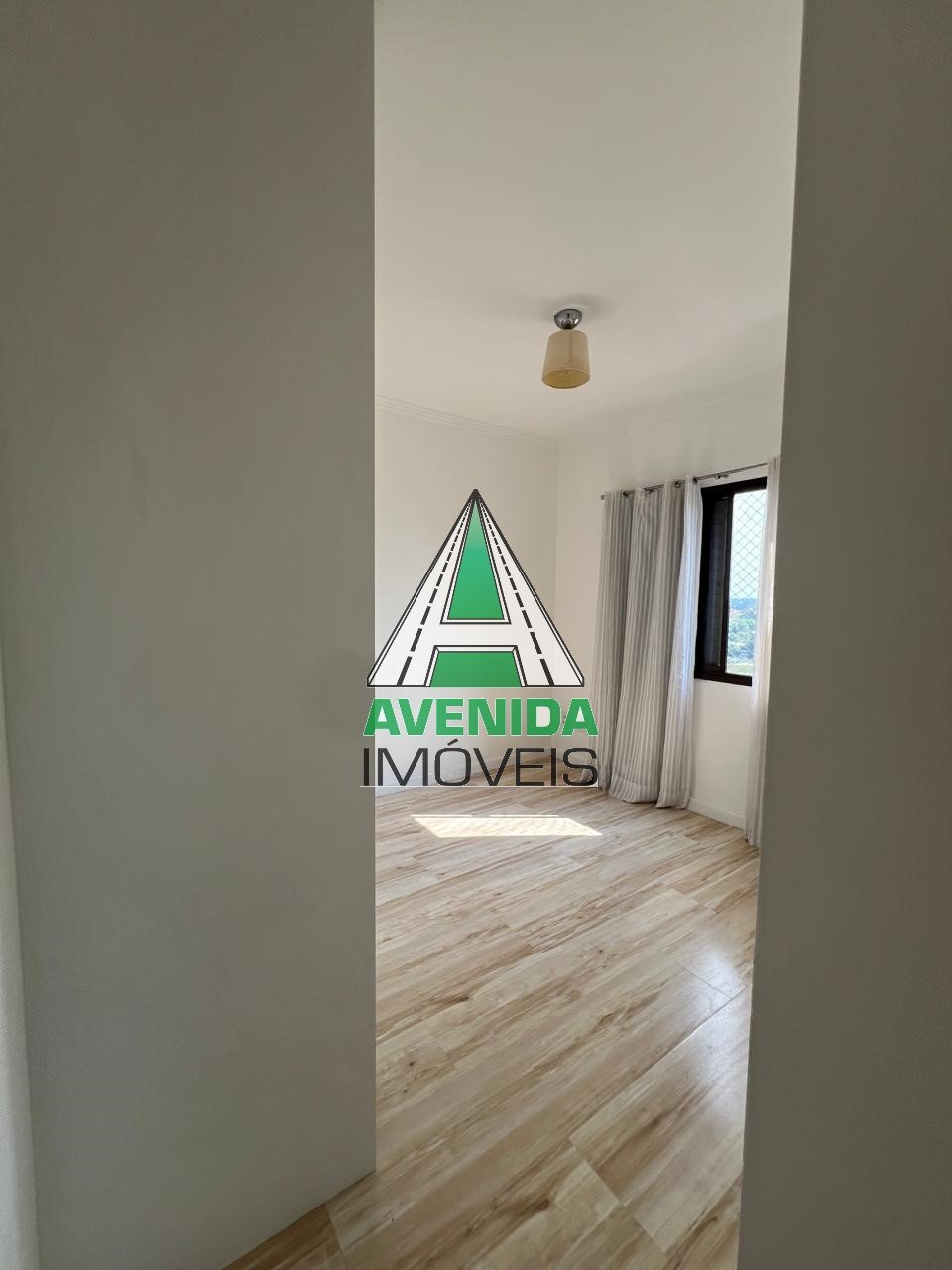Apartamento em Interlagos com Vaga e fácil acesso ao trem